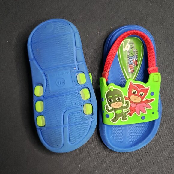 Green and Blue PJ Masks Sandals Size 5-7 - Picture 2 of 2